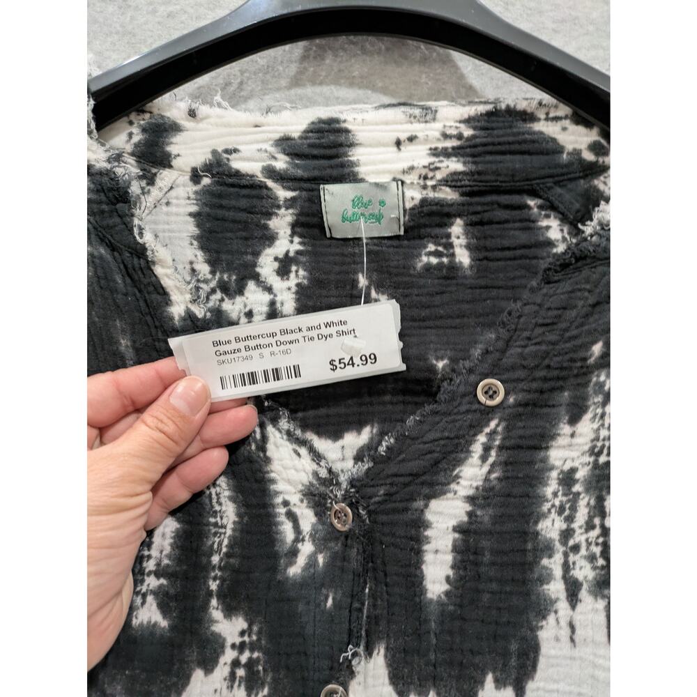 Blue Buttercup Gauze Button Down Tie Dye Tunic Shirt Women Small Black White NWT - Picture 3 of 9